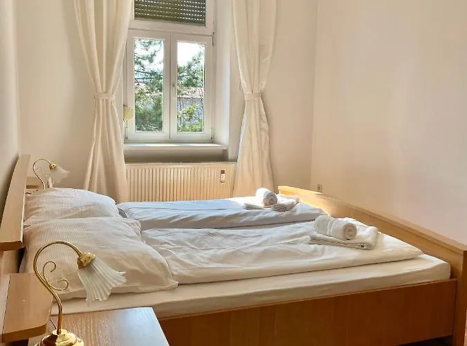 Downtown Chic - 8 Self Check-in Appartamento *