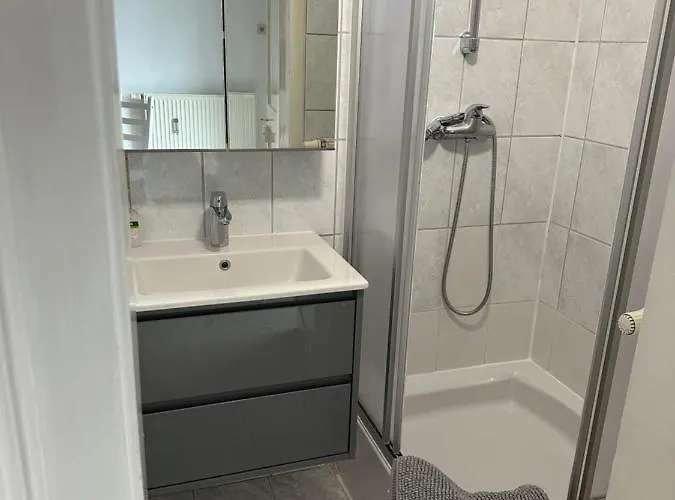 Downtown Chic - 8 Self Check-in Appartamento *